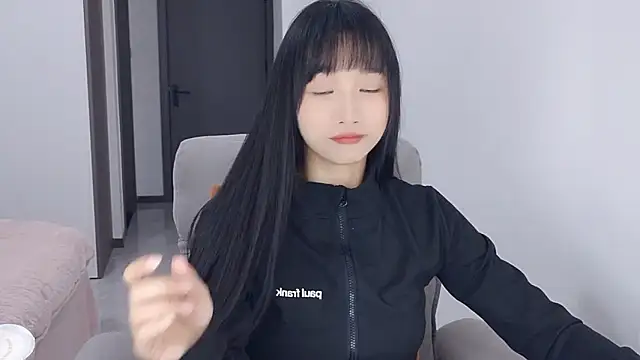 Snapshot of Lisa-3333 chatting on 12-21-25, 01:40 Lisa-3333 online show from 12-21-25, 01:40