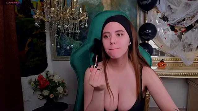 Snapshot of IvoryWood_ chatting on 10-08-25, 12:14 IvoryWood online show from 10-08-25, 12:14