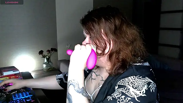 Snapshot of Romy_Addams chatting on 10-30-25, 02:40 Romy Addams online show from 10-30-25, 02:40