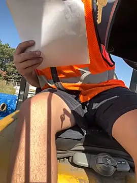 PuttieIn online show from 09-29-25, 04:01