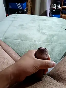 Snapshot of Cuajinais01 chatting on 10-29-25, 04:42 Cuajinais01 online show from 10-29-25, 04:42