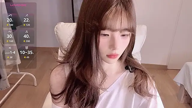Snapshot of gougou77 chatting on 07-15-26, 12:32 gougou77 online show from 07-15-26, 12:32