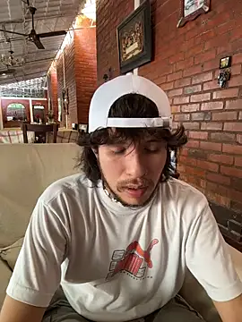 Snapshot of Luxx_14 chatting on 09-26-25, 04:44 Luxx 14 online show from 09-26-25, 04:44