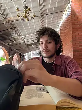 Snapshot of Luxx_14 chatting on 09-29-25, 06:13 Luxx 14 online show from 09-29-25, 06:13