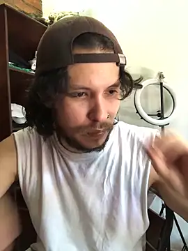 Snapshot of Luxx_14 chatting on 10-22-25, 07:57 Luxx 14 online show from 10-22-25, 07:57