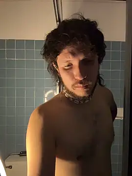 Snapshot of Luxx_14 chatting on 12-22-25, 11:46 Luxx 14 online show from 12-22-25, 11:46