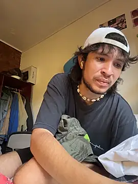 Snapshot of Luxx_14 chatting on 02-18-26, 06:26 Luxx 14 online show from 02-18-26, 06:26