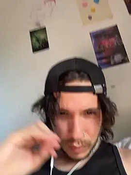 Snapshot of Luxx_14 chatting on 02-20-26, 09:15 Luxx 14 online show from 02-20-26, 09:15