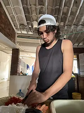 Snapshot of Luxx_14 chatting on 02-21-26, 05:25 Luxx 14 online show from 02-21-26, 05:25