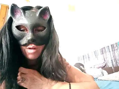 Snapshot of Sandrasweetgirl chatting on 10-21-25, 09:21 Sandrasweetgirl online show from 10-21-25, 09:21