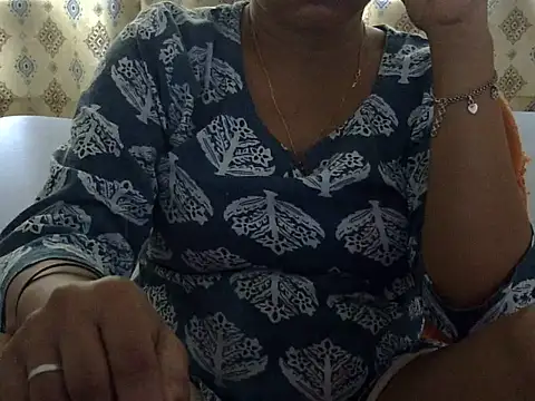 CHAMELI4747 online show from 06-04-26, 08:53