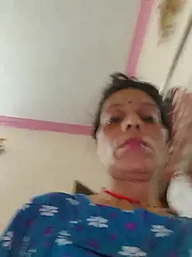 Snapshot of ISHANI-SINGH chatting on 09-18-25, 02:35 ISHANI-SINGH online show from 09-18-25, 02:35