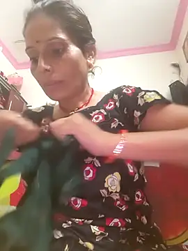 Snapshot of ISHANI-SINGH chatting on 10-01-25, 04:35 ISHANI-SINGH online show from 10-01-25, 04:35