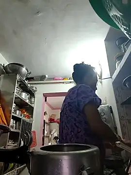 Snapshot of ISHANI-SINGH chatting on 11-06-25, 02:56 ISHANI-SINGH online show from 11-06-25, 02:56