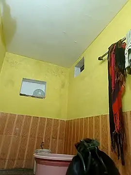 Snapshot of ISHANI-SINGH chatting on 11-17-25, 02:23 ISHANI-SINGH online show from 11-17-25, 02:23