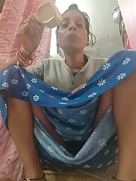 Snapshot of ISHANI-SINGH chatting on 11-30-25, 03:43 ISHANI-SINGH online show from 11-30-25, 03:43