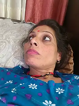 Snapshot of ISHANI-SINGH chatting on 12-01-25, 03:28 ISHANI-SINGH online show from 12-01-25, 03:28