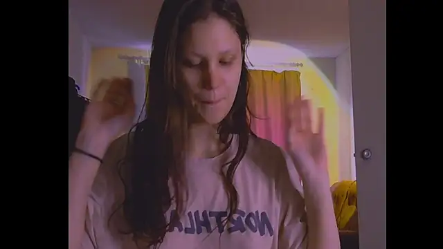 Lunliss online show from 07-24-26, 03:54