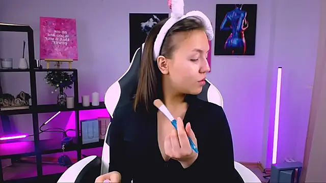 CindySparkl online show from 11-05-25, 02:22