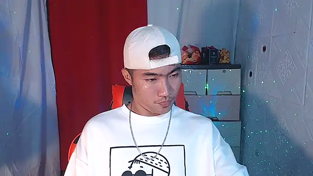 Snapshot of Siege_cum69 chatting on 09-18-25, 01:24 Siege cum69 online show from 09-18-25, 01:24