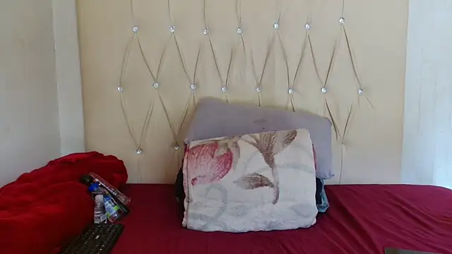 Snapshot of Sexybella-97 chatting on 12-01-25, 07:13 Sexybella-97 online show from 12-01-25, 07:13