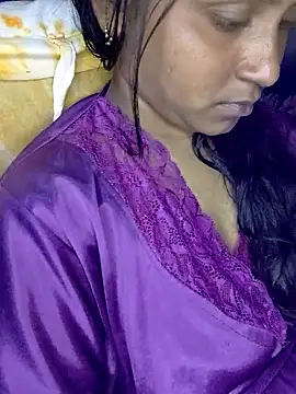 Snapshot of Soniya549 chatting on 10-02-25, 04:58 Soniya549 online show from 10-02-25, 04:58