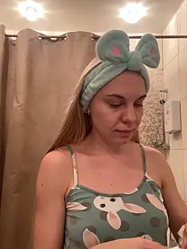 LiSinDoll online show from 11-14-25, 06:23