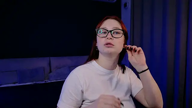 Snapshot of Meri_Cutte chatting on 12-18-25, 01:39 Meri Cutte online show from 12-18-25, 01:39