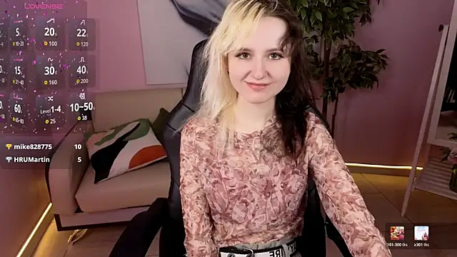 girl next doorr online show from 05-17-26, 01:18