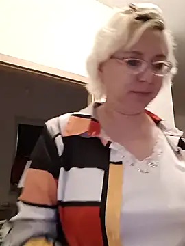 VikaKing online show from 10-19-25, 07:47