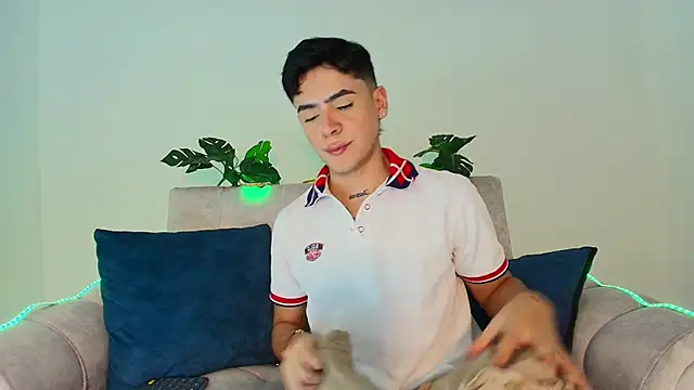 CamiiGuzmanX online show from 09-09-25, 08:19