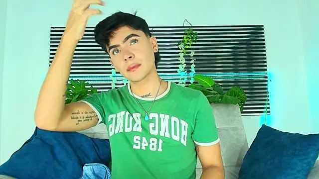 CamiiGuzmanX online show from 01-13-26, 08:03