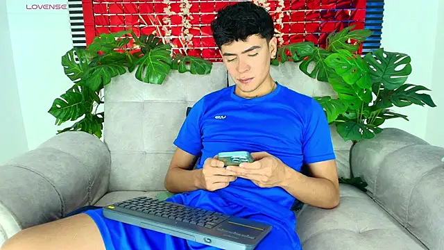 CamiiGuzmanX online show from 02-21-26, 09:38