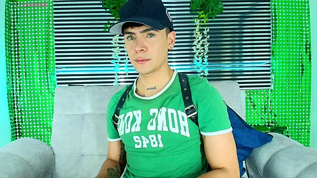 CamiiGuzmanX online show from 03-26-26, 09:31