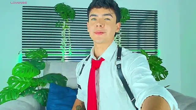 CamiiGuzmanX online show from 04-11-26, 09:30