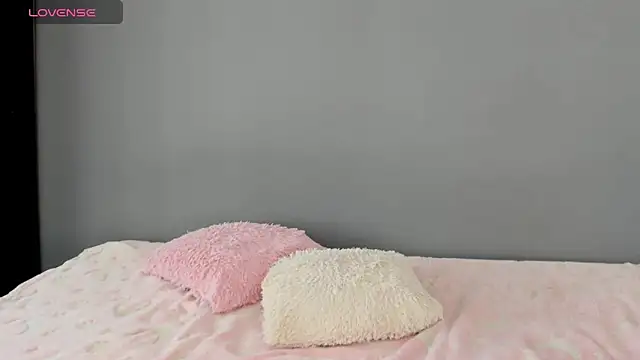 Snapshot of AntonellaaRossii chatting on 09-21-25, 02:08 AntonellaaRossii online show from 09-21-25, 02:08