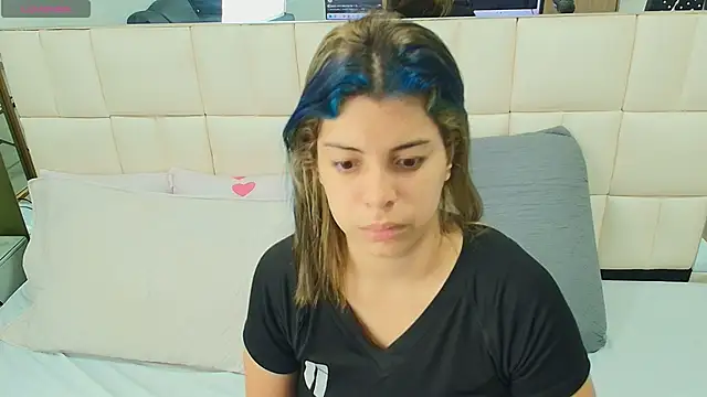 Snapshot of gisell_gomez chatting on 09-10-25, 11:54 gisell gomez online show from 09-10-25, 11:54