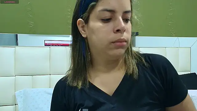 Snapshot of gisell_gomez chatting on 09-12-25, 11:43 gisell gomez online show from 09-12-25, 11:43