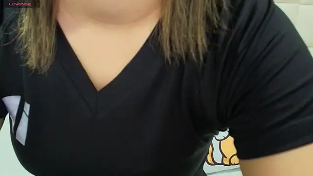 Snapshot of gisell_gomez chatting on 09-30-25, 12:10 gisell gomez online show from 09-30-25, 12:10