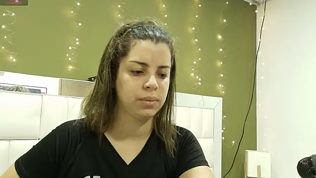 Snapshot of gisell_gomez chatting on 10-03-25, 11:40 gisell gomez online show from 10-03-25, 11:40