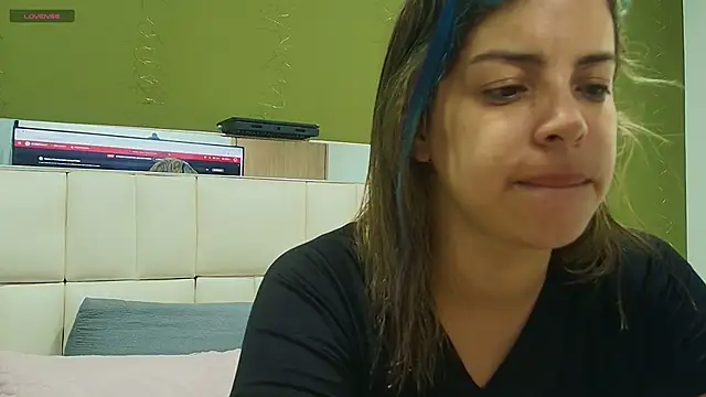 Snapshot of gisell_gomez chatting on 10-12-25, 12:26 gisell gomez online show from 10-12-25, 12:26