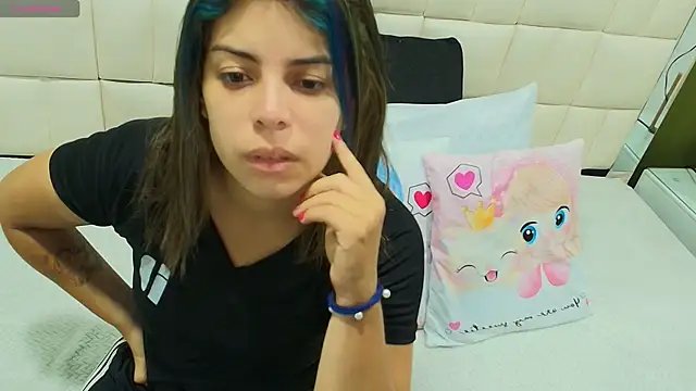 Snapshot of gisell_gomez chatting on 10-23-25, 12:04 gisell gomez online show from 10-23-25, 12:04