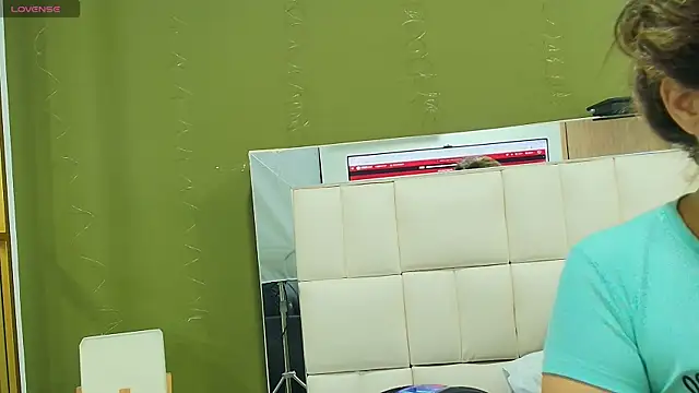 Snapshot of gisell_gomez chatting on 10-26-25, 12:00 gisell gomez online show from 10-26-25, 12:00