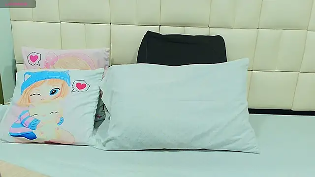 Snapshot of gisell_gomez chatting on 10-29-25, 11:12 gisell gomez online show from 10-29-25, 11:12