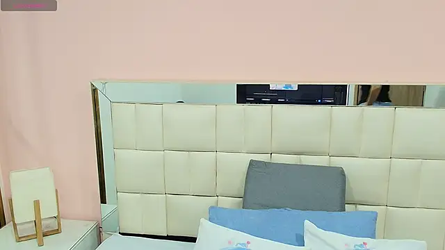 Snapshot of gisell_gomez chatting on 11-06-25, 12:28 gisell gomez online show from 11-06-25, 12:28