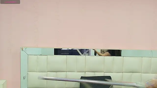 Snapshot of gisell_gomez chatting on 11-21-25, 12:48 gisell gomez online show from 11-21-25, 12:48