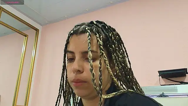 Snapshot of gisell_gomez chatting on 11-28-25, 12:19 gisell gomez online show from 11-28-25, 12:19