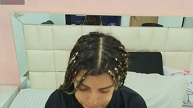 Snapshot of gisell_gomez chatting on 12-05-25, 12:03 gisell gomez online show from 12-05-25, 12:03