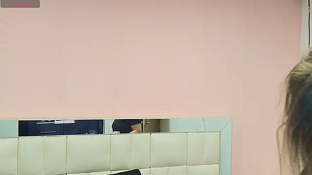 Snapshot of gisell_gomez chatting on 12-15-25, 12:20 gisell gomez online show from 12-15-25, 12:20