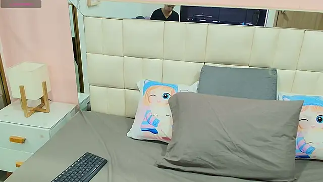 Snapshot of gisell_gomez chatting on 12-18-25, 12:11 gisell gomez online show from 12-18-25, 12:11